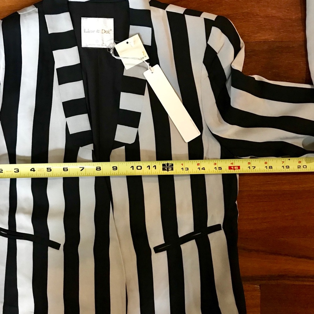 Line & Dot Open Front Blazer Size XS - Picture 8 of 8